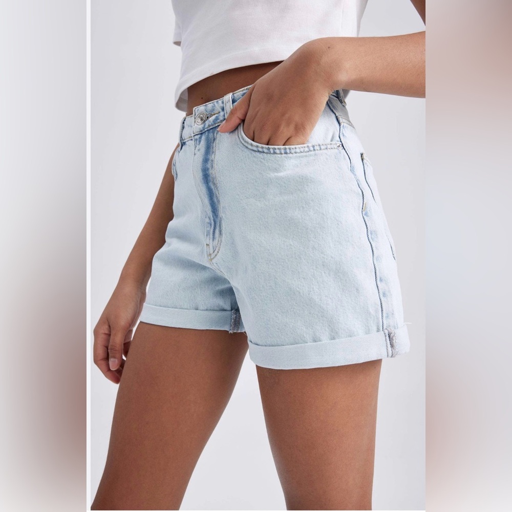 🛍️NEW ZARA MOM FIT SHORTS